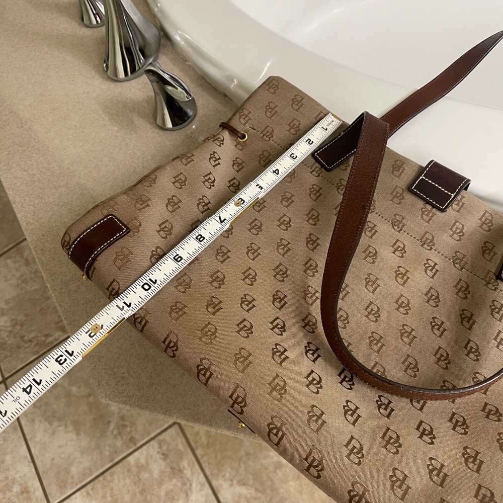 Dooney Bourke Vintage Anniversary Signature  Leather Tote & purse bag and pouch - Picture 13 of 13